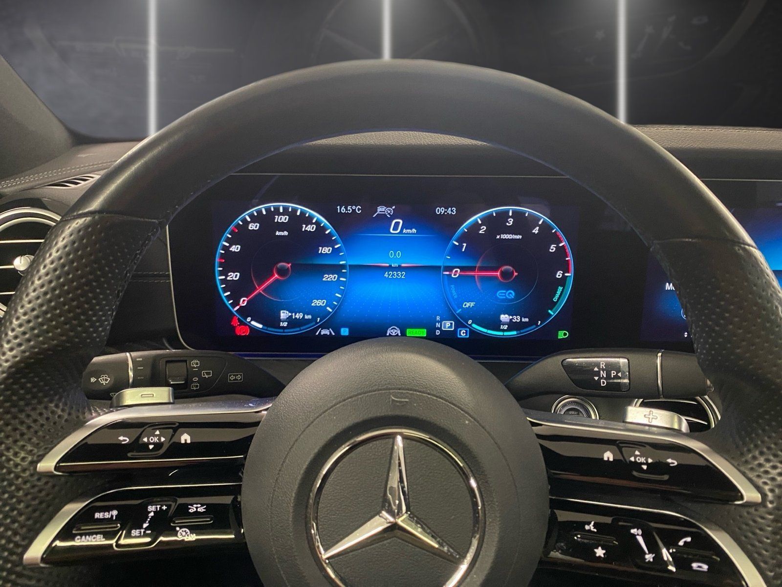 Fahrzeugabbildung Mercedes-Benz E 300 de 4MATIC*AMG*DISTRONIC*LED*AHK*Pano-Dach*
