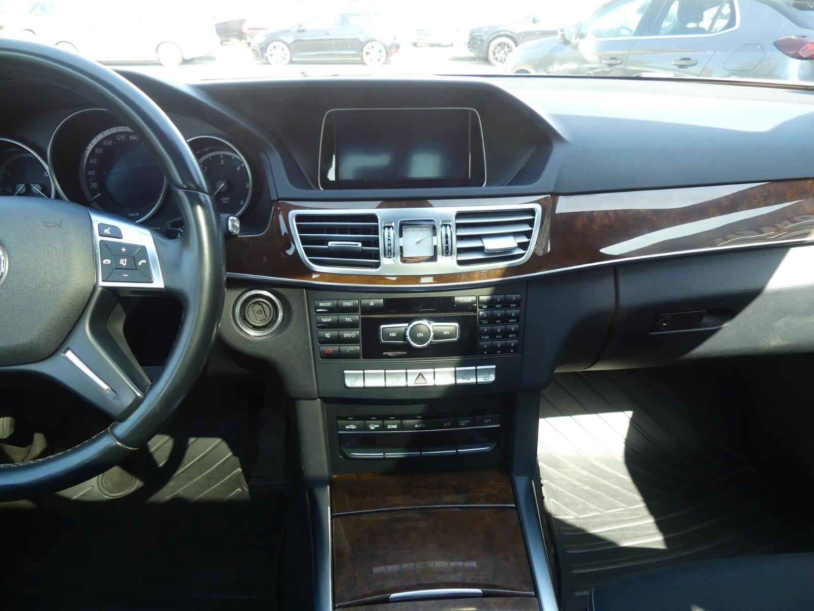 Mercedes-Benz E 220  T-Modell BlueEfficiency Automatik