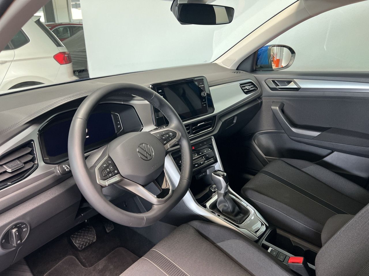 Volkswagen T-Roc LIFE 1.5 TSI DSG AHK LED NAVI foto 5