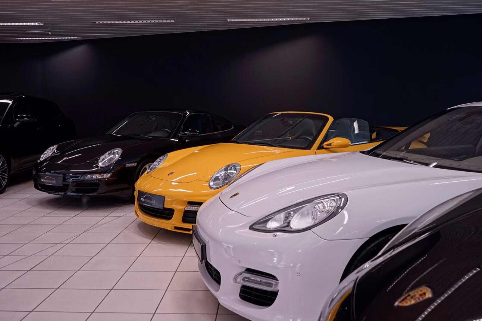 showroom-image-bottom
