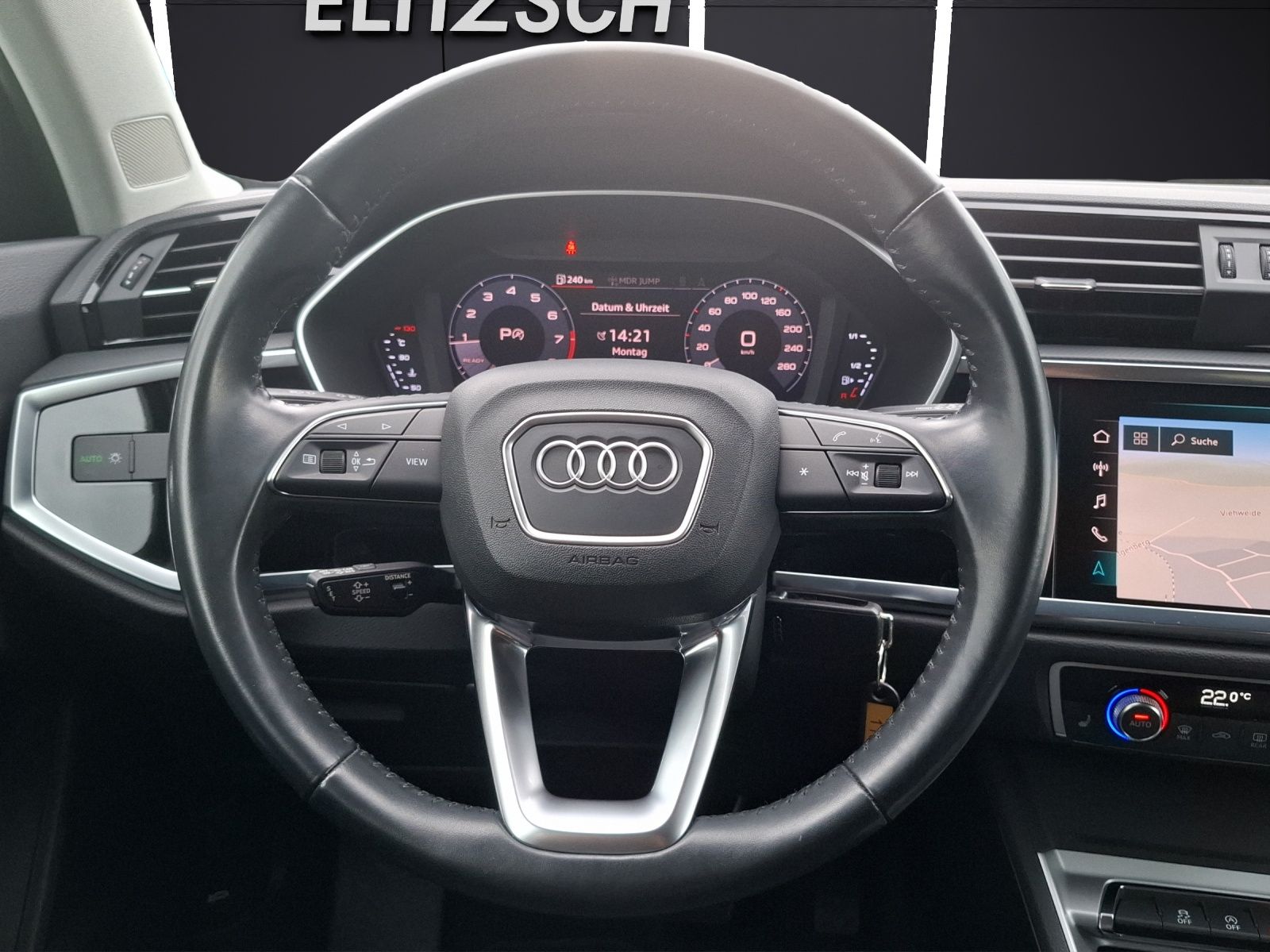 Fahrzeugabbildung Audi Q3 40 TFSI advanced S-tronic quattro LED AVC ACC