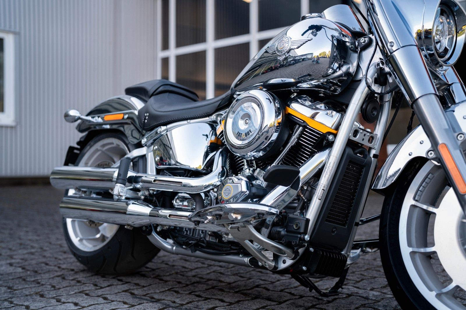 Fahrzeugabbildung Harley-Davidson FLSTFI Fat Boy Gray Ghost - Neuwertig -