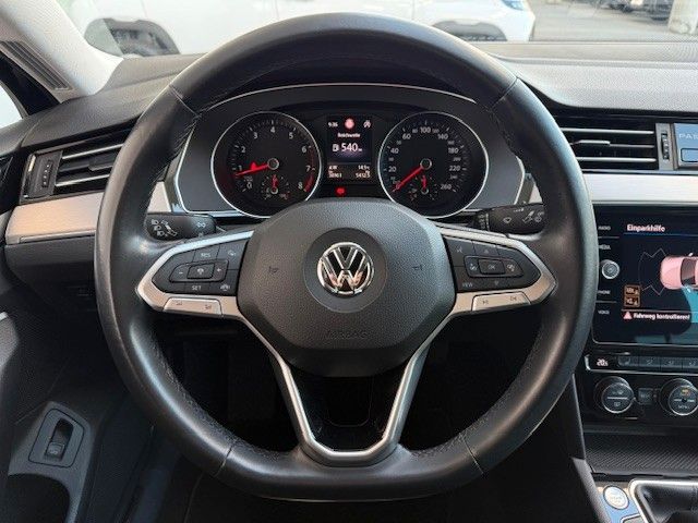 Fahrzeugabbildung Volkswagen Passat lim. Elegance 1.5l 150PS Navi/PDC/LED!