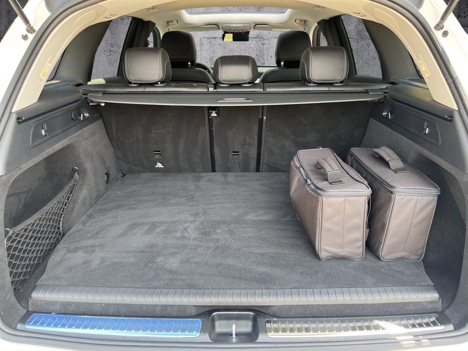 Mercedes-Benz GLC 300e 4MATIC*AMG-Line*Pano*Night*MBUX*LED*AHK
