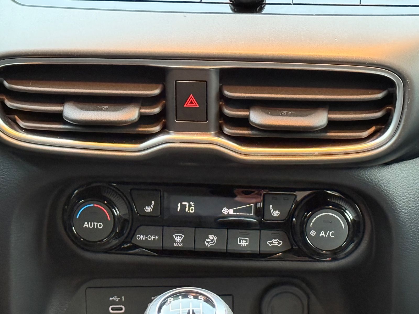 Fahrzeugabbildung Nissan Juke N-Connecta - Winterpaket, CarPlay/Android