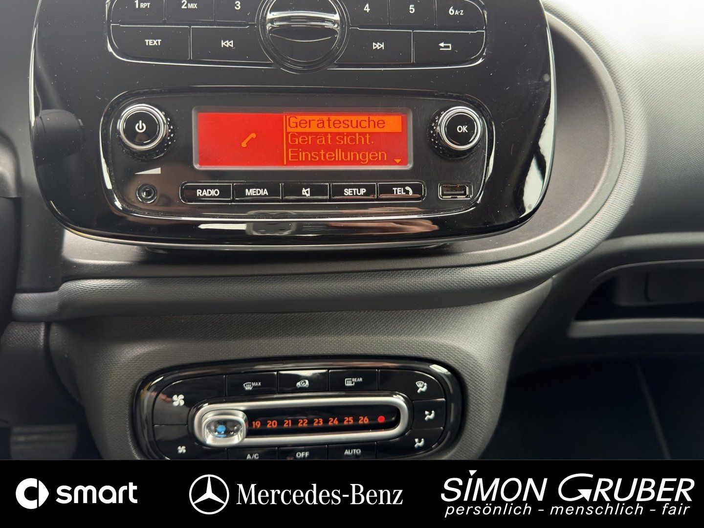 Fahrzeugabbildung Smart Smart fortwo EQ Klima Radio 22 KW Lader