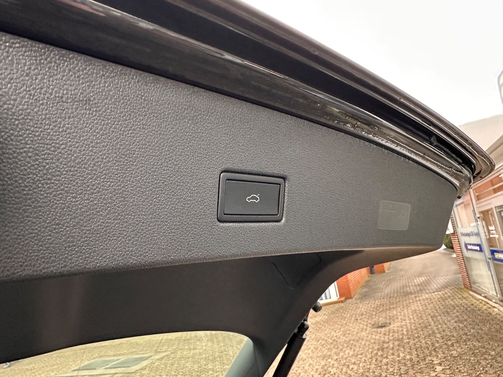 Fahrzeugabbildung Volkswagen T-Roc 1.5 TSI Style DSG AHK/ACC/LED/APP/SHZG/GJR