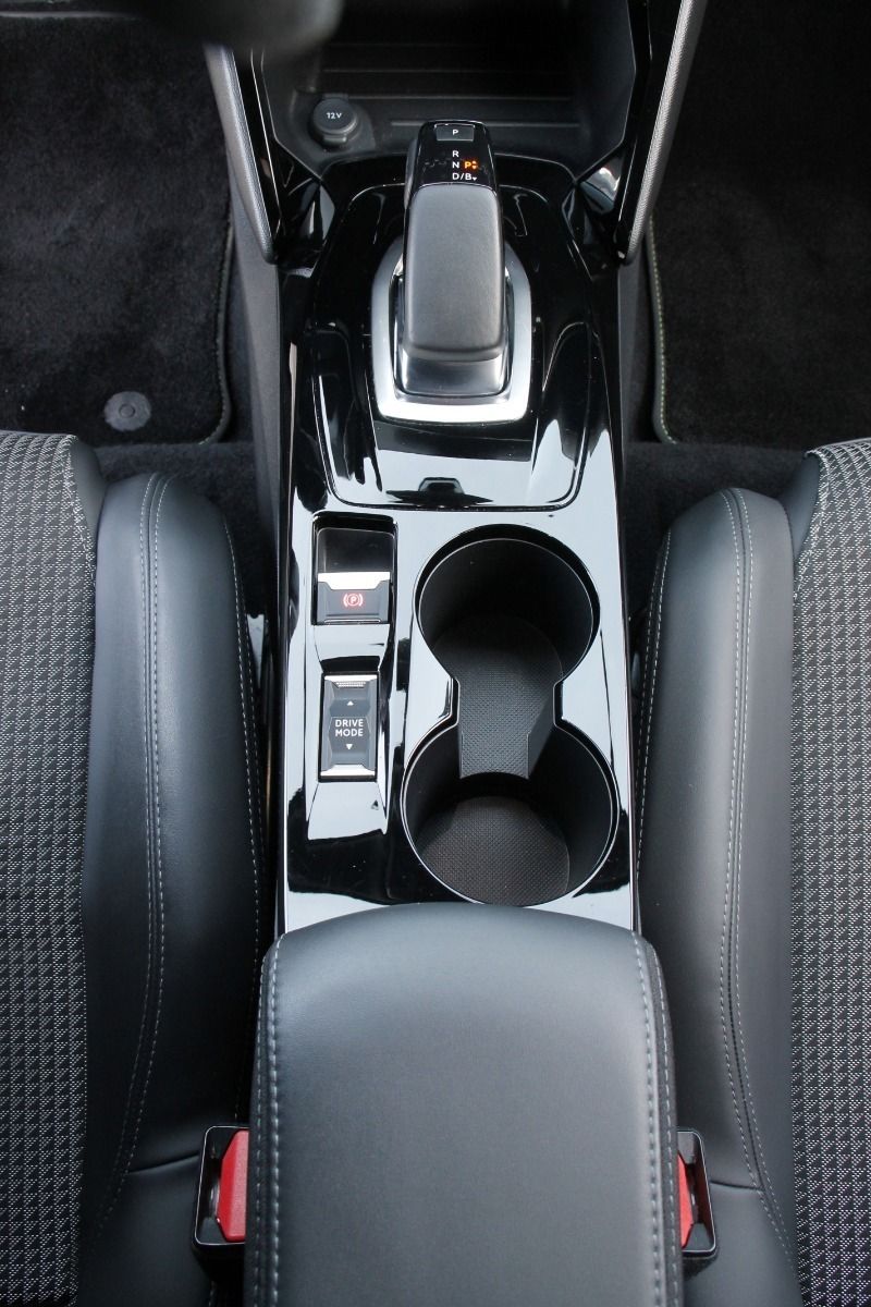 Fahrzeugabbildung Peugeot 2008 e-GT