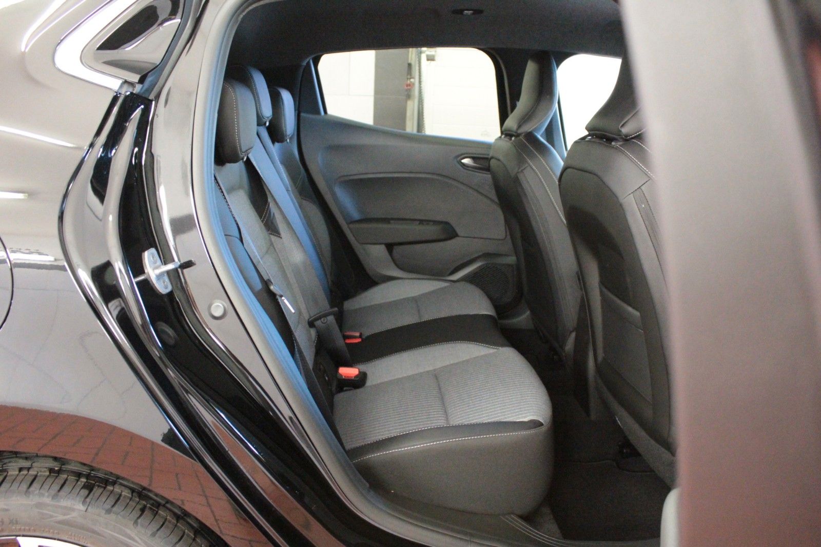 Fahrzeugabbildung Renault Clio TCe 90 Techno *Winter-*&*Look-Paket*