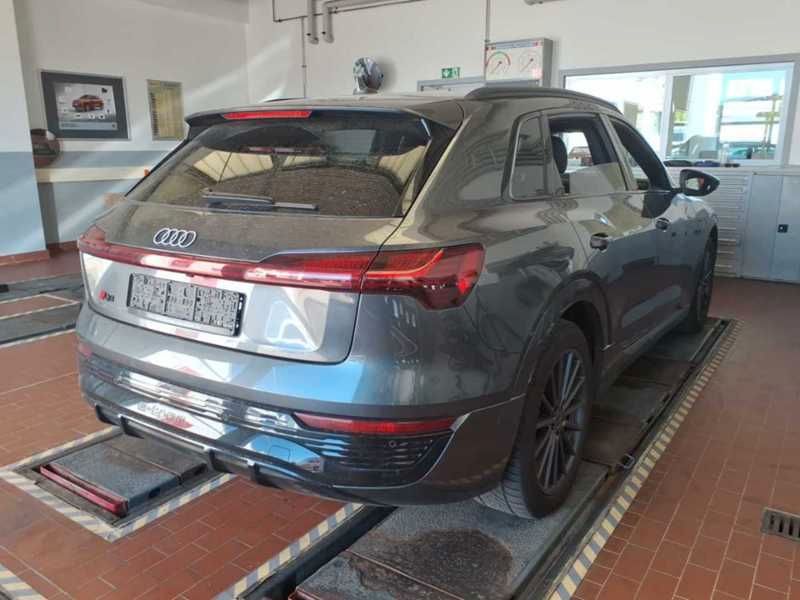 Audi Q8 e-tron quattro S line HUD BLACKSTYLE KAMERA foto 3