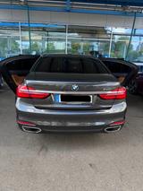 BMW 740i - - BMW 740 mit Benzin-Antrieb: Limousine