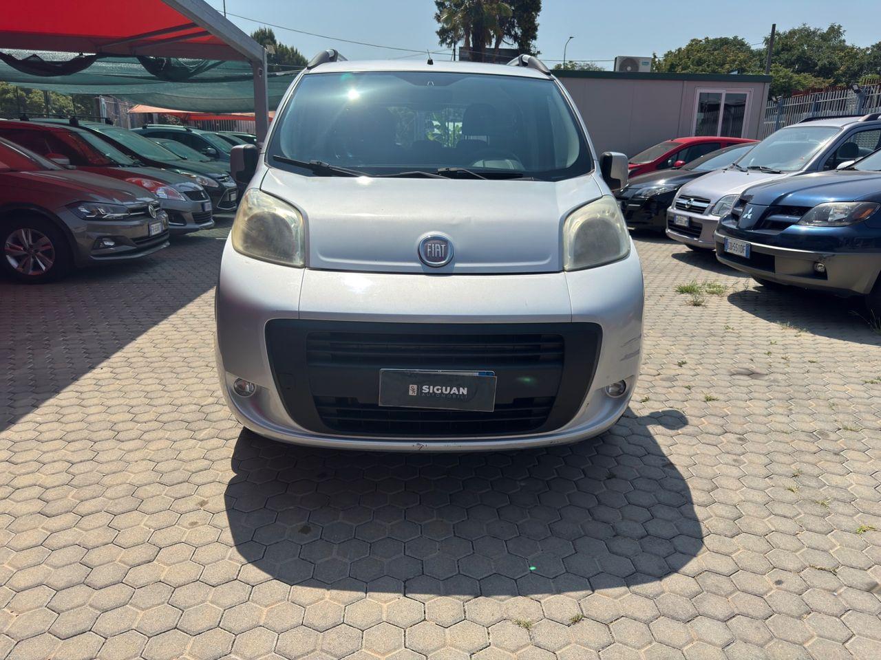 Fiat Qubo 2011 — вигляд ззаду