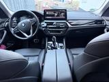 BMW 520e G30 Facelift - BMW 520 mit Hybrid-Antrieb: Limousine, Automatik
