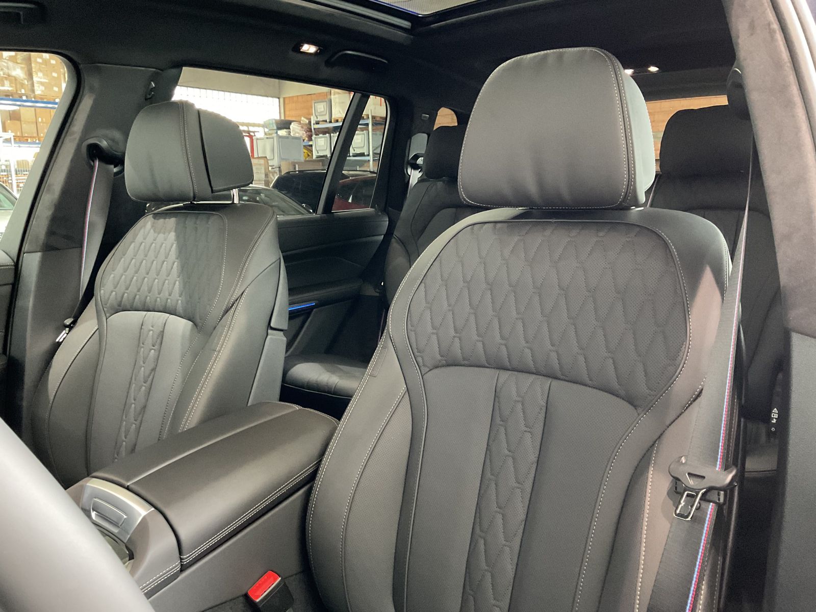 Fahrzeugeinzelansicht 12 Fahrzeugabbildung BMW X7 xDrive40i |Sitzbelüft. |Standheizung |AHK