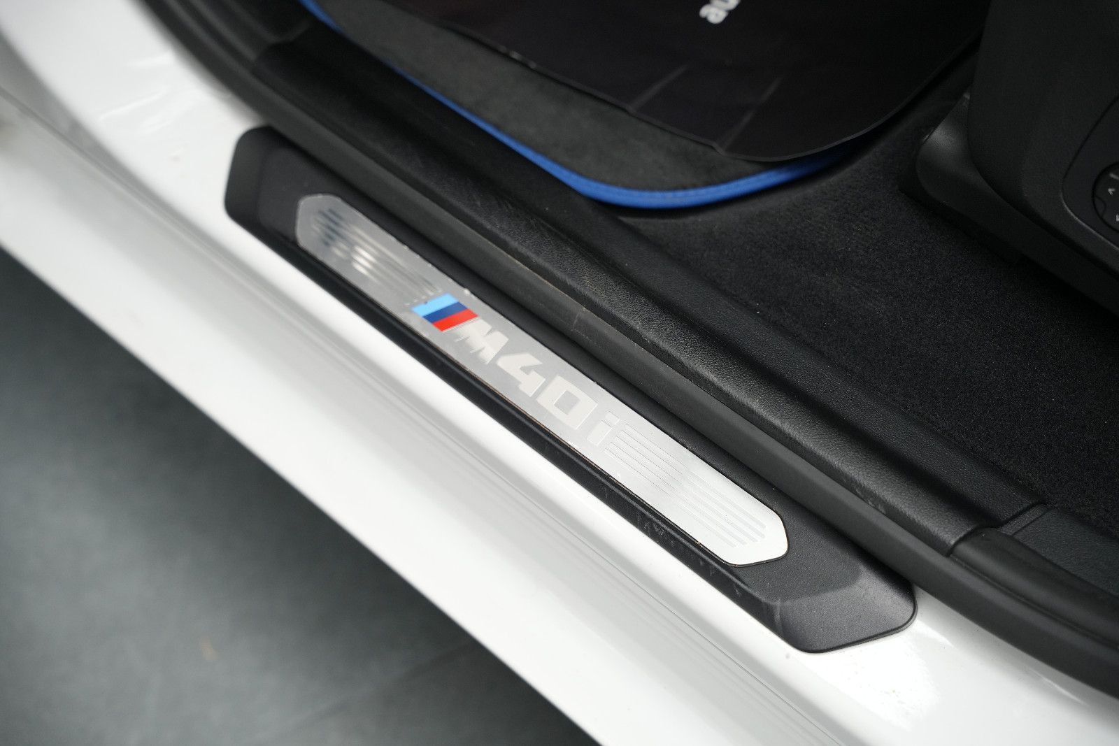 Fahrzeugabbildung BMW X4 M40 /HUD/LED/AHK/Leder/HUD/Ambiente/360°Cam/