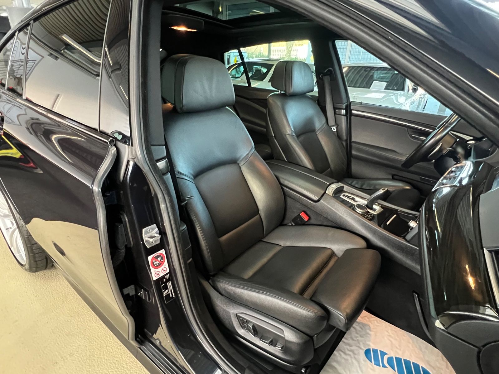 Fahrzeugabbildung BMW Gran Turismo 530 d xDrive M Sport