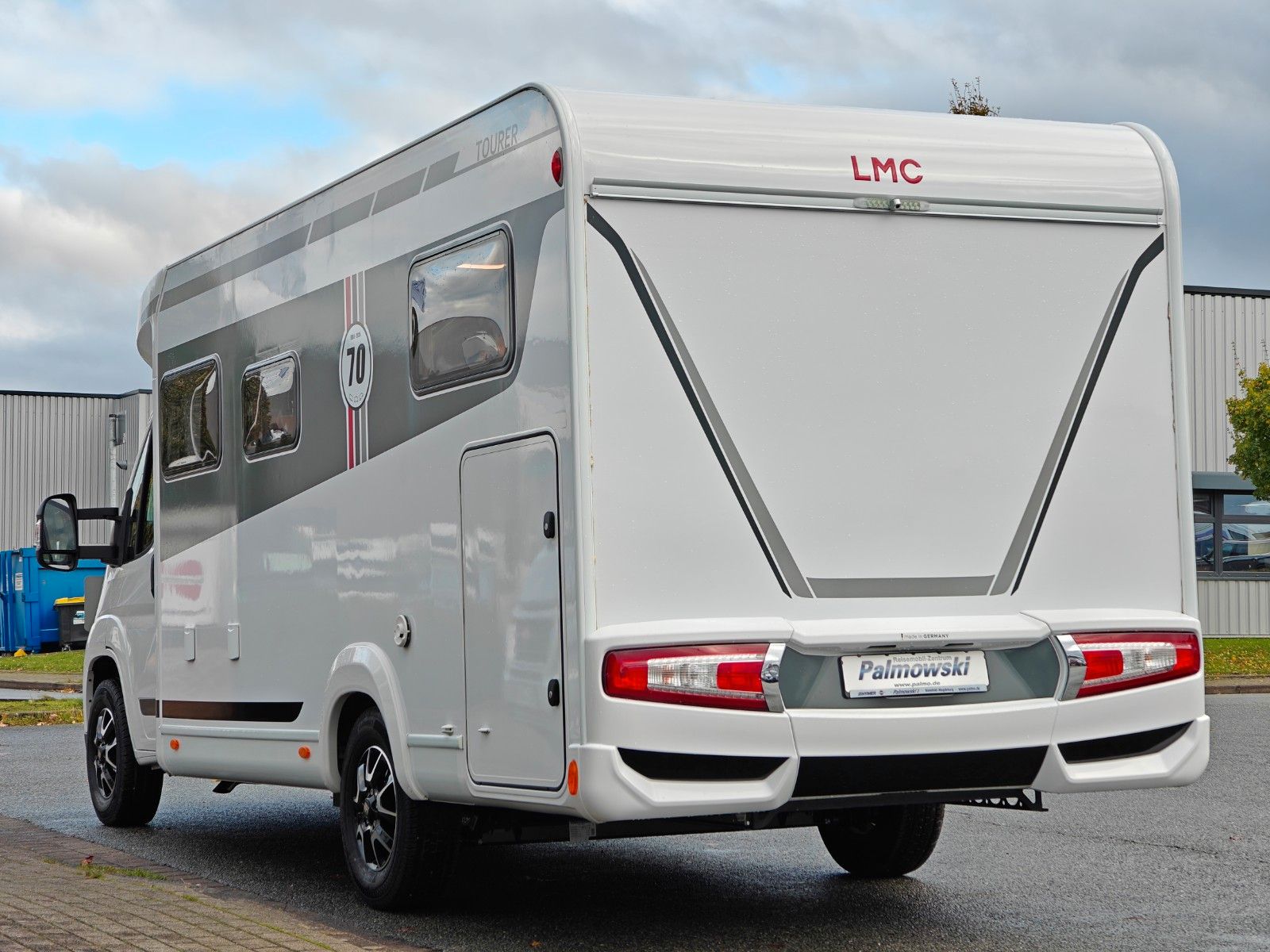 Fahrzeugabbildung LMC Tourer T 660 G -  663 70 Jahre, 140PS -