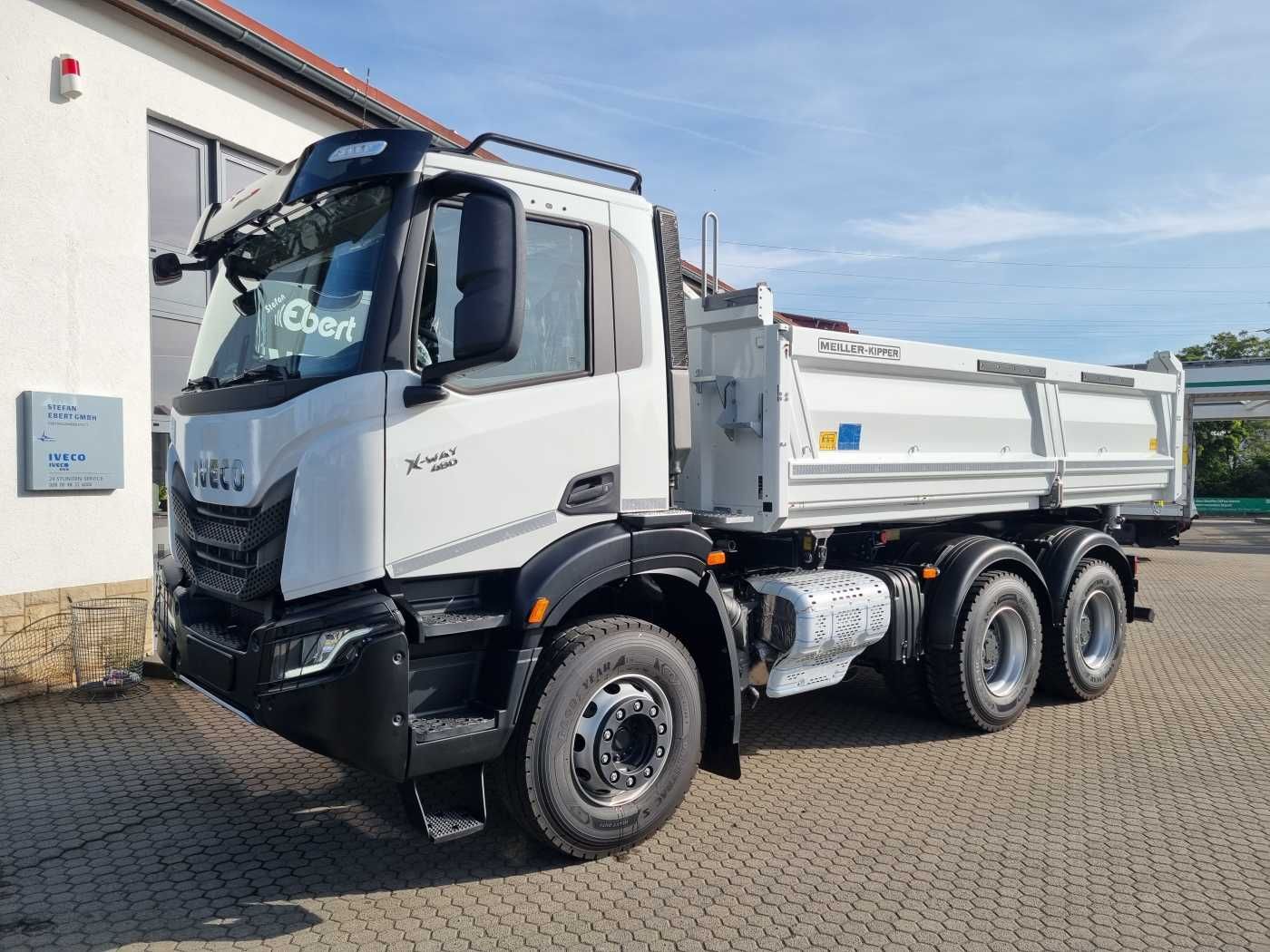 Fahrzeugabbildung Iveco AD300X48Z HR OFF 6x4 Meiller-Kipper + Bordmatik