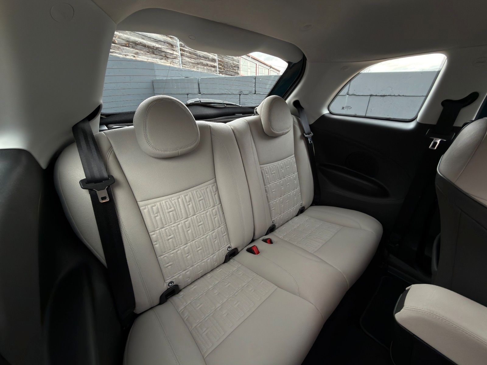 Fahrzeugabbildung Fiat 500e La Prima by Bocelli Leder CarPlay ACC CAM