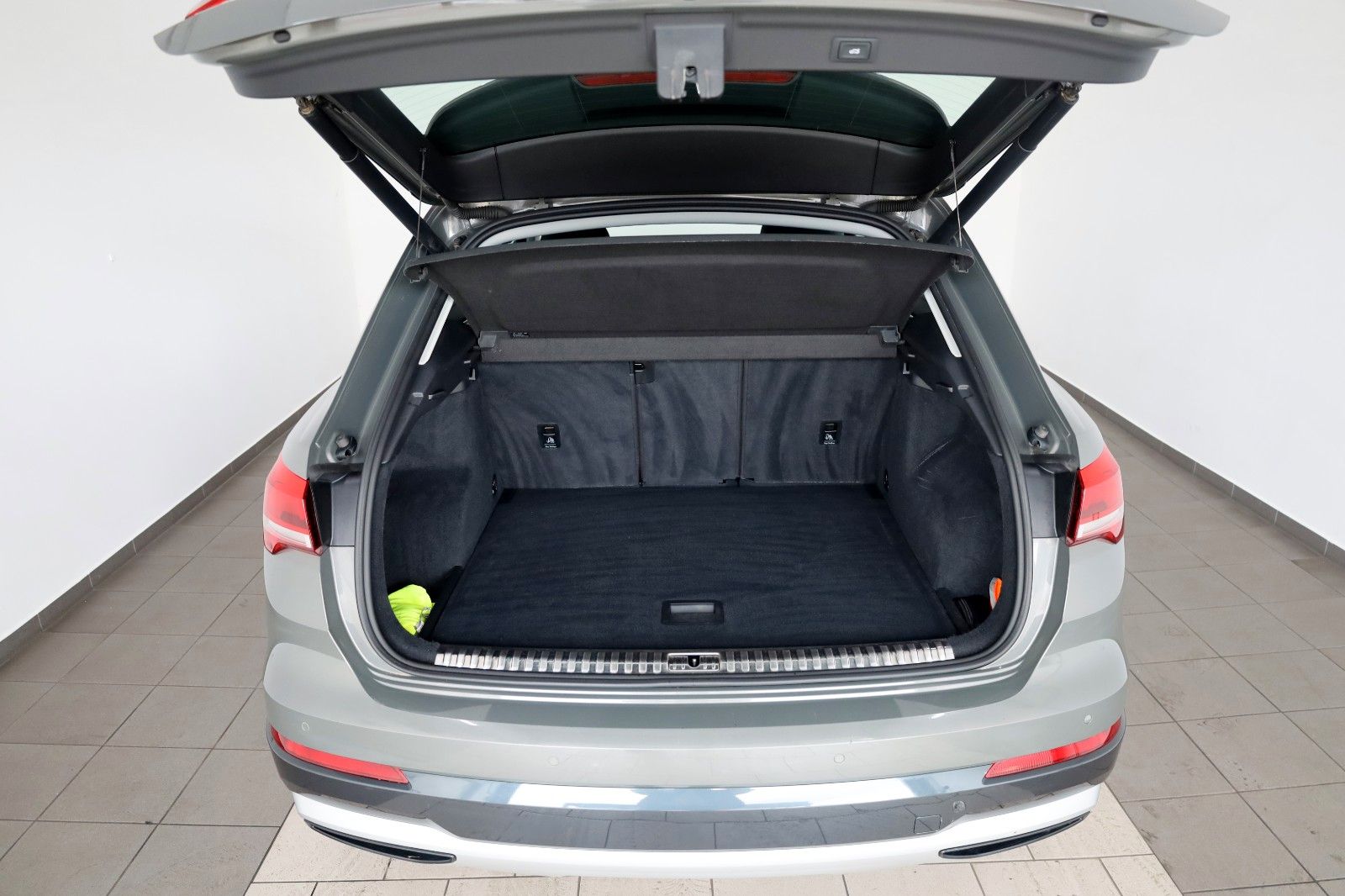Fahrzeugabbildung Audi Q3 35 TDI advance,Leder,Navi,LED,SH,Standheizung