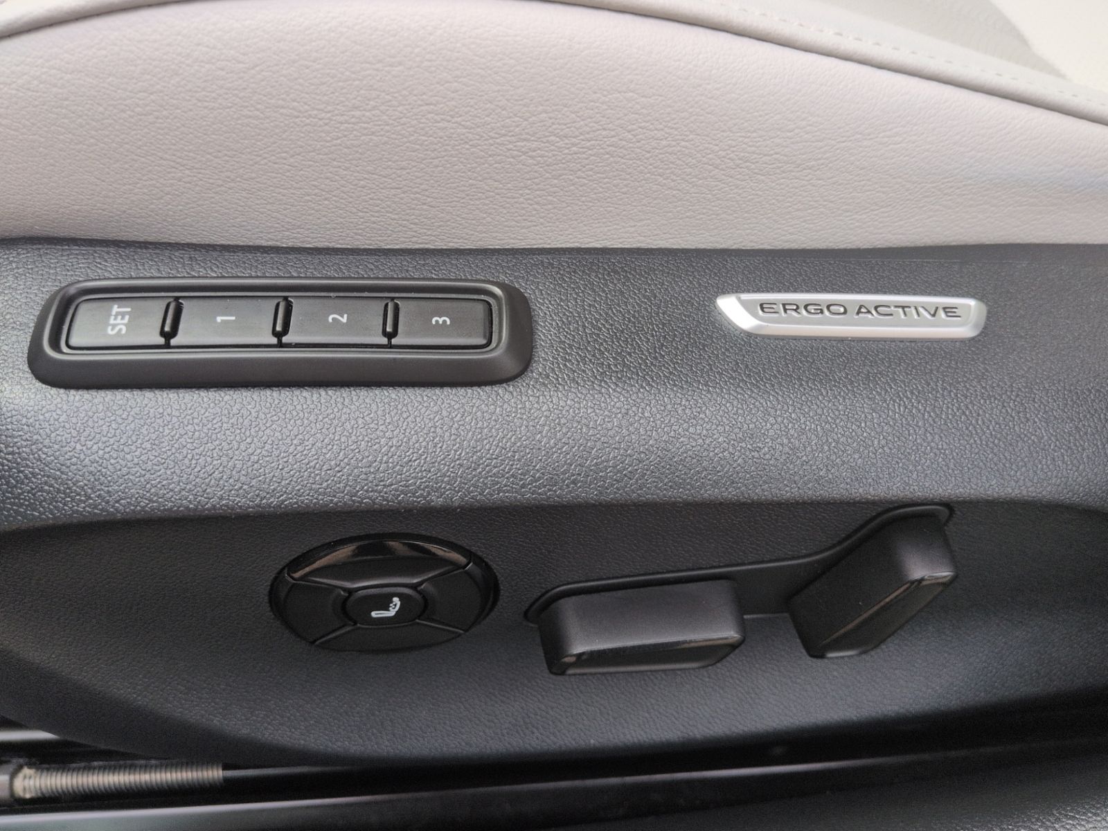 Passat Elegance 1.5eTSI eHybrid DSG LEDER+AHK+