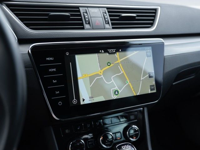 Superb Combi 2.0 TDI Style DSG AHK+MATRIX+RFK+NA