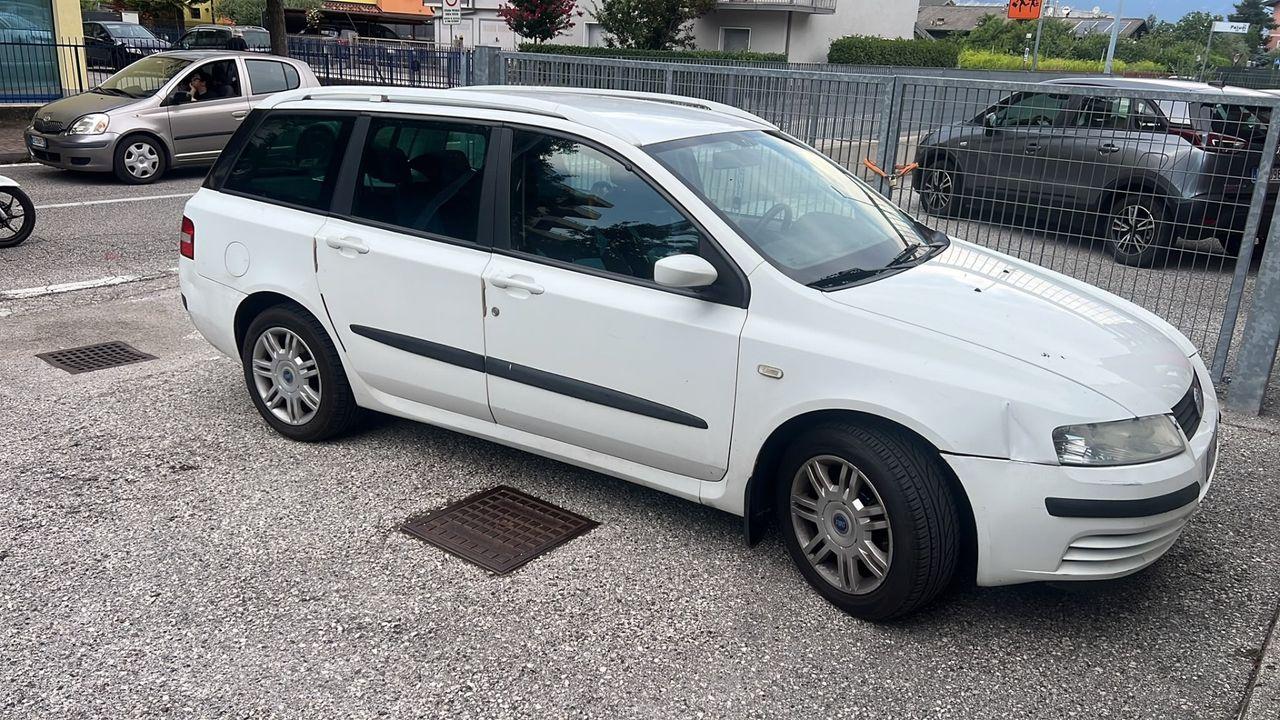 Fiat Stilo 2004 — rear view