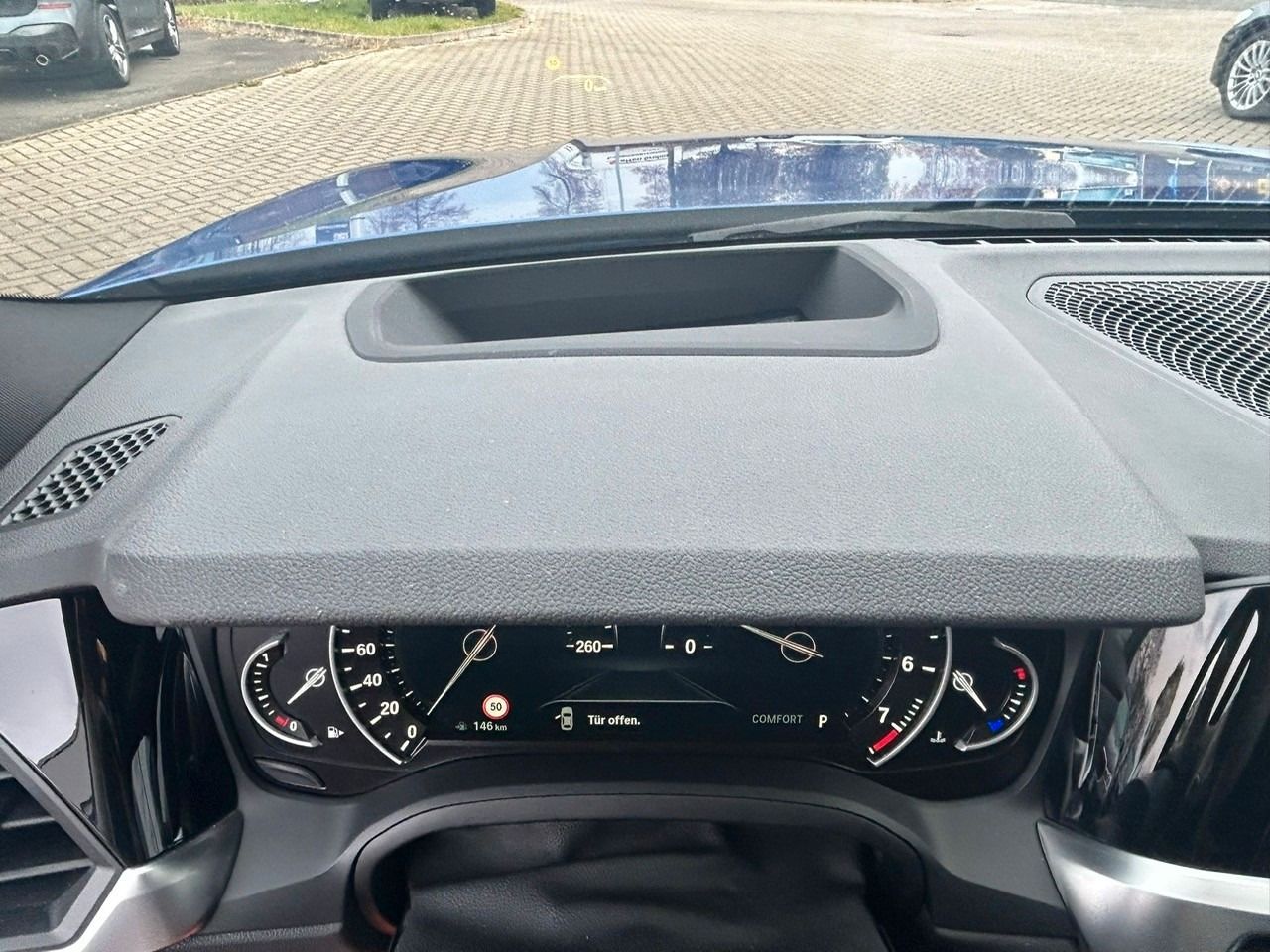 Fahrzeugabbildung BMW 320i +Head Up Display+Live Cockpit Plus+LED+