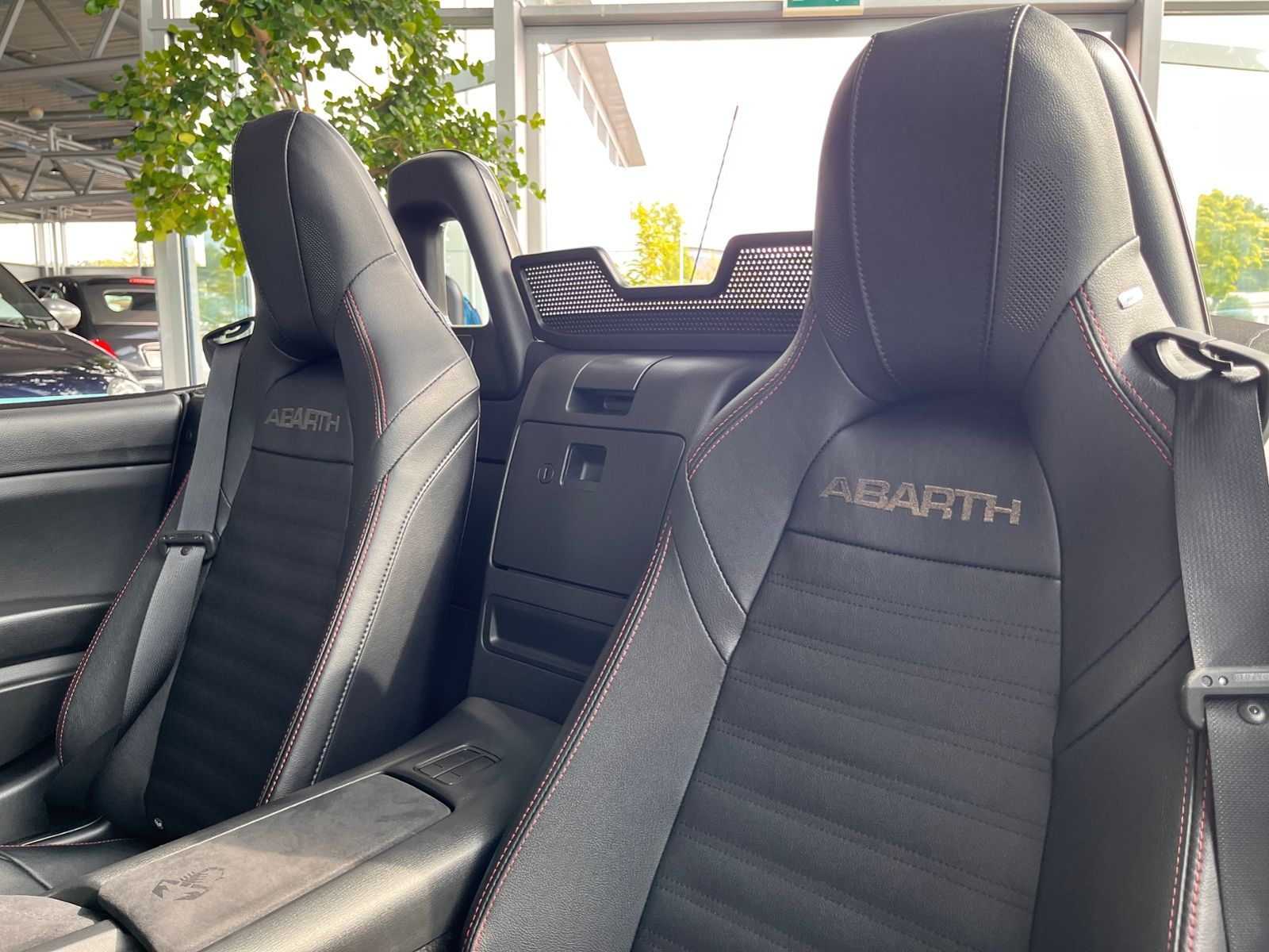 Fahrzeugabbildung Abarth 124 Spider NAVI KLIMA LED LEDER ALU BOSE