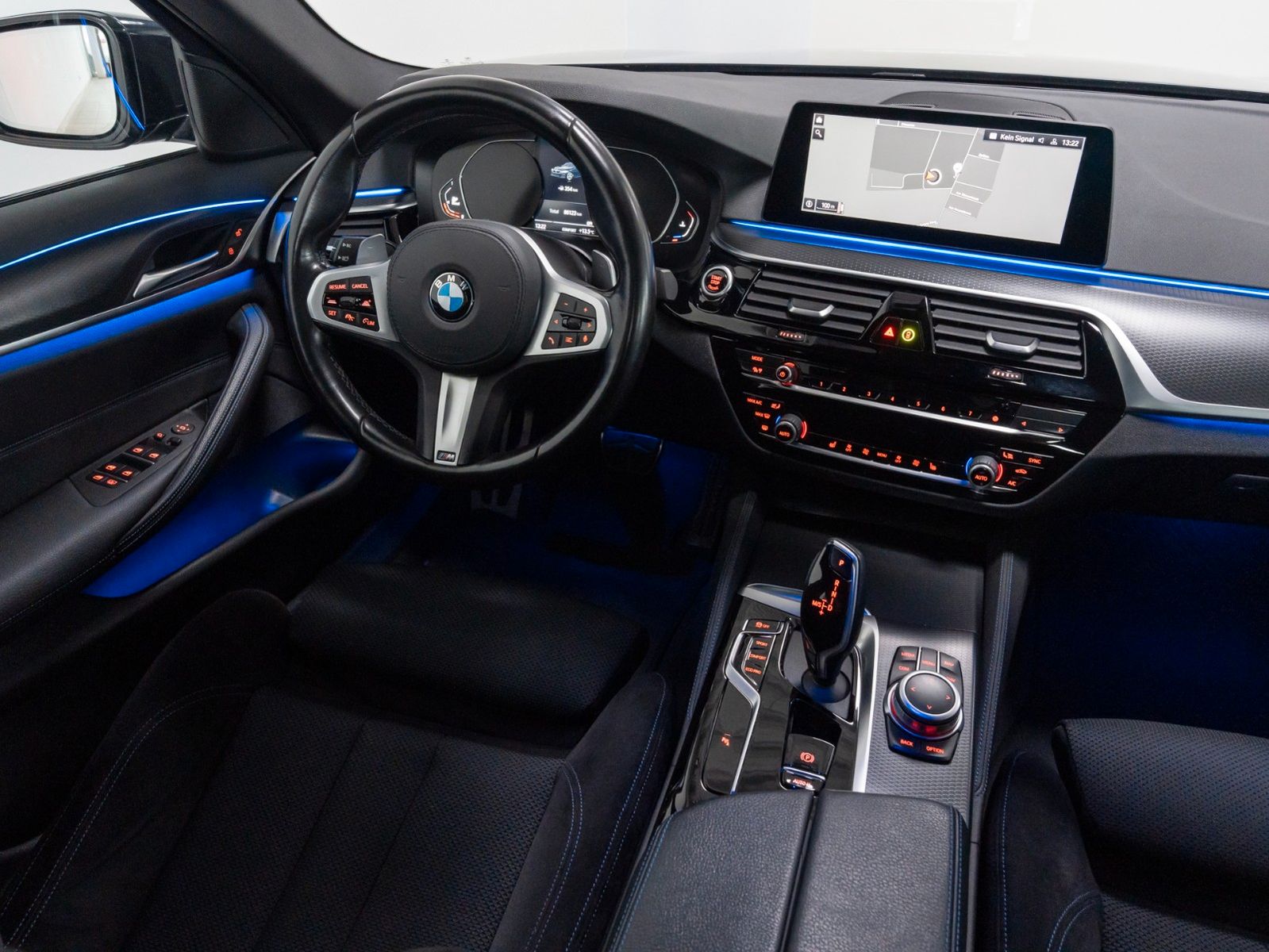 Fahrzeugabbildung BMW 540d xD M Sport DAB HiFi Individual Stop&Go LED