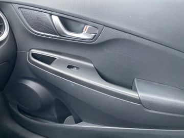 Hyundai Kona Select Elektro Kam.+KeyLess+Navi+SHZ+ACC