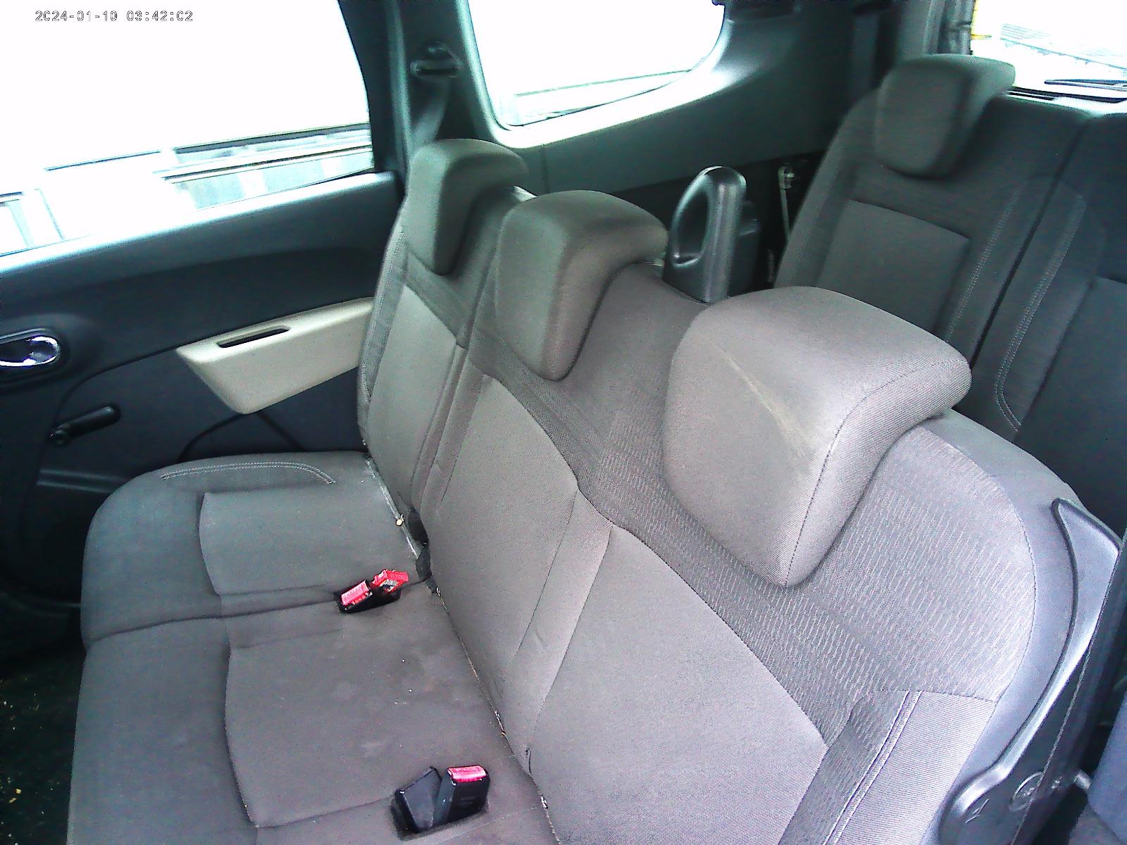 Dacia Lodgy 2014 — photo 8