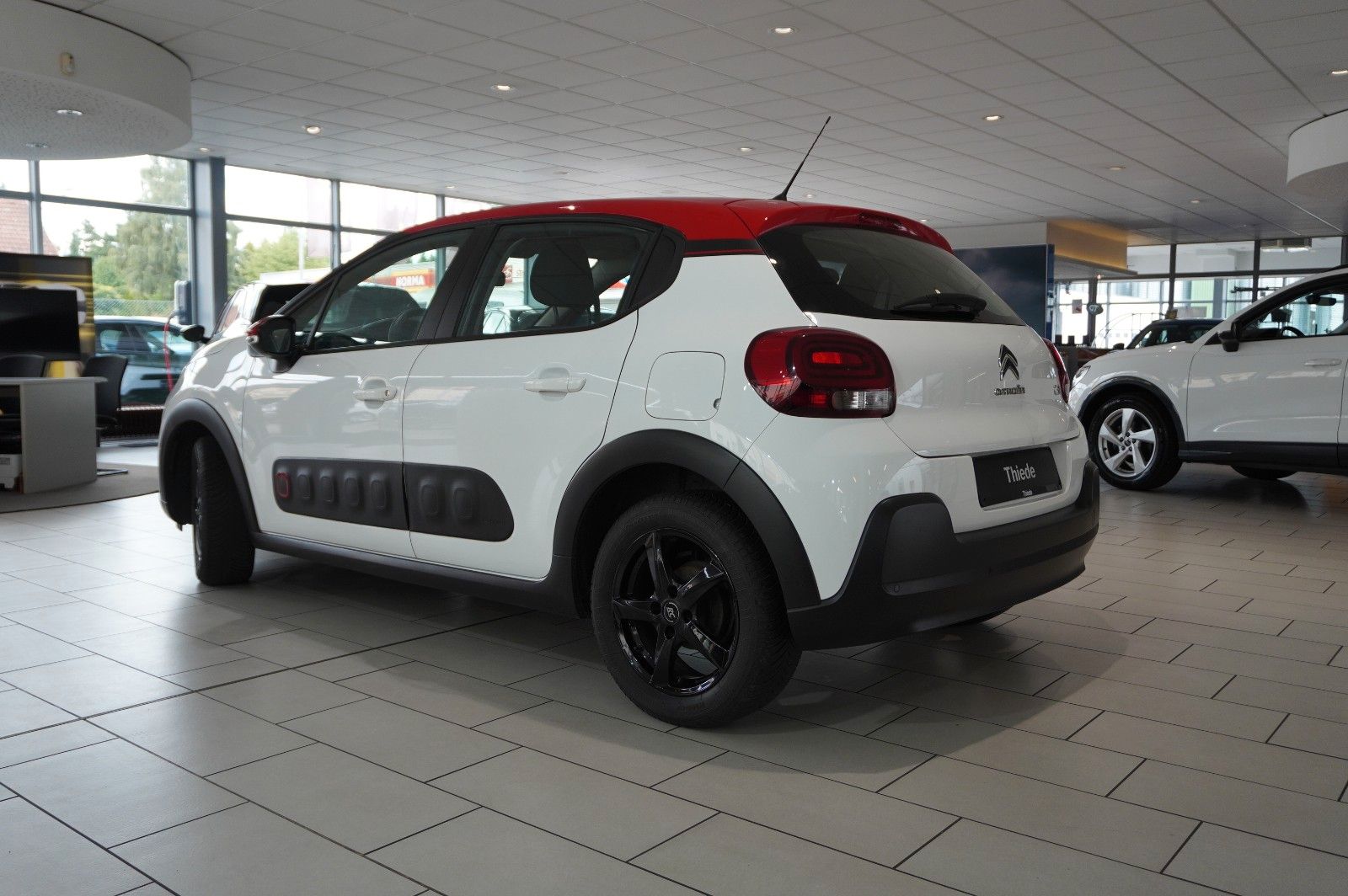 Fahrzeugabbildung Citroën C3 LIM. 1.2 FEEL LED/KLIMA/SHZ/PDC/TEMP./USB