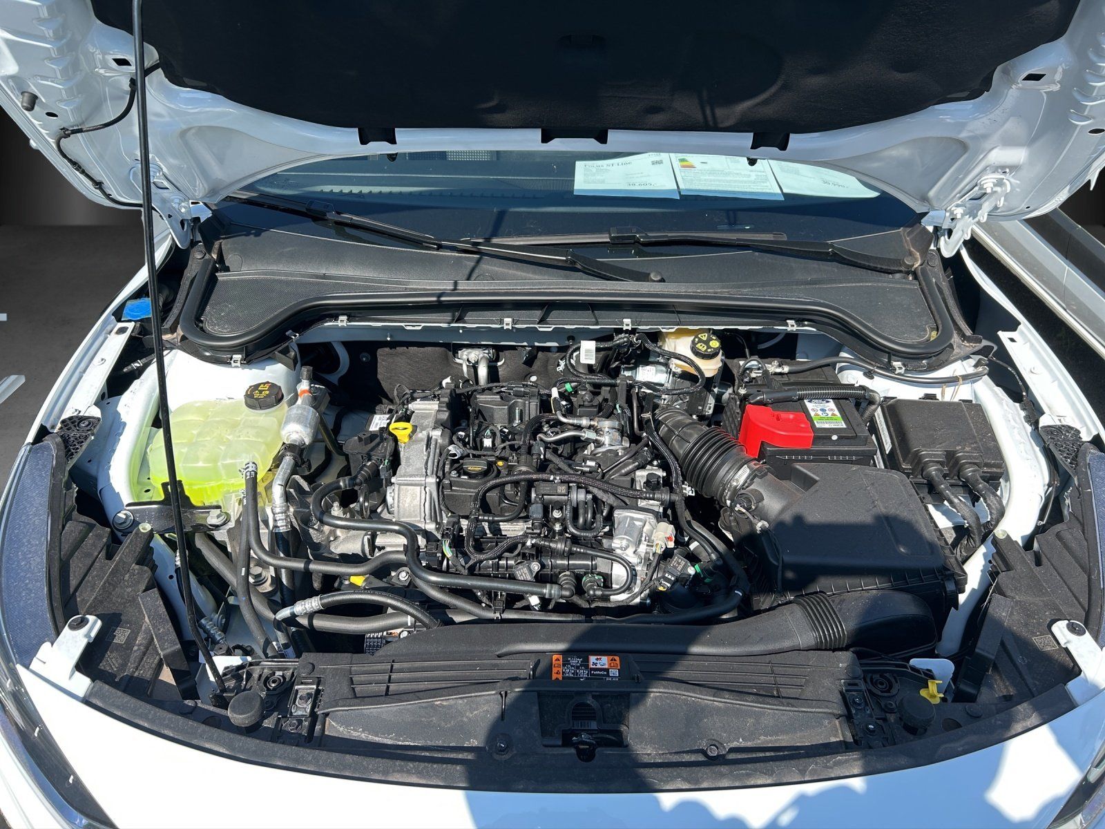 Fahrzeugabbildung Ford Focus Turnier 1,0 Ecoboost ST-Line