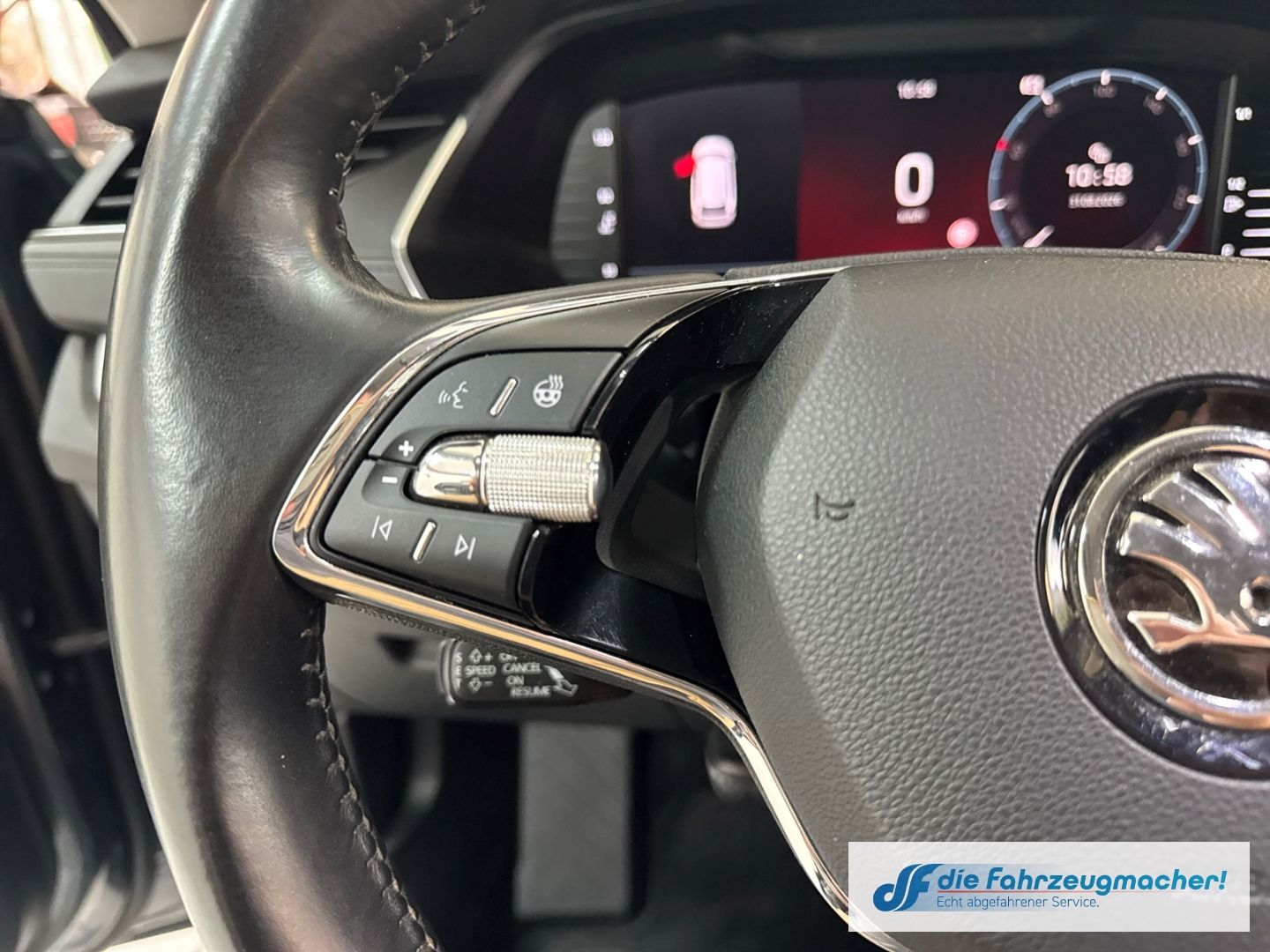 Fahrzeugabbildung SKODA Octavia Combi Clever Navi Digitales Cockpit LED