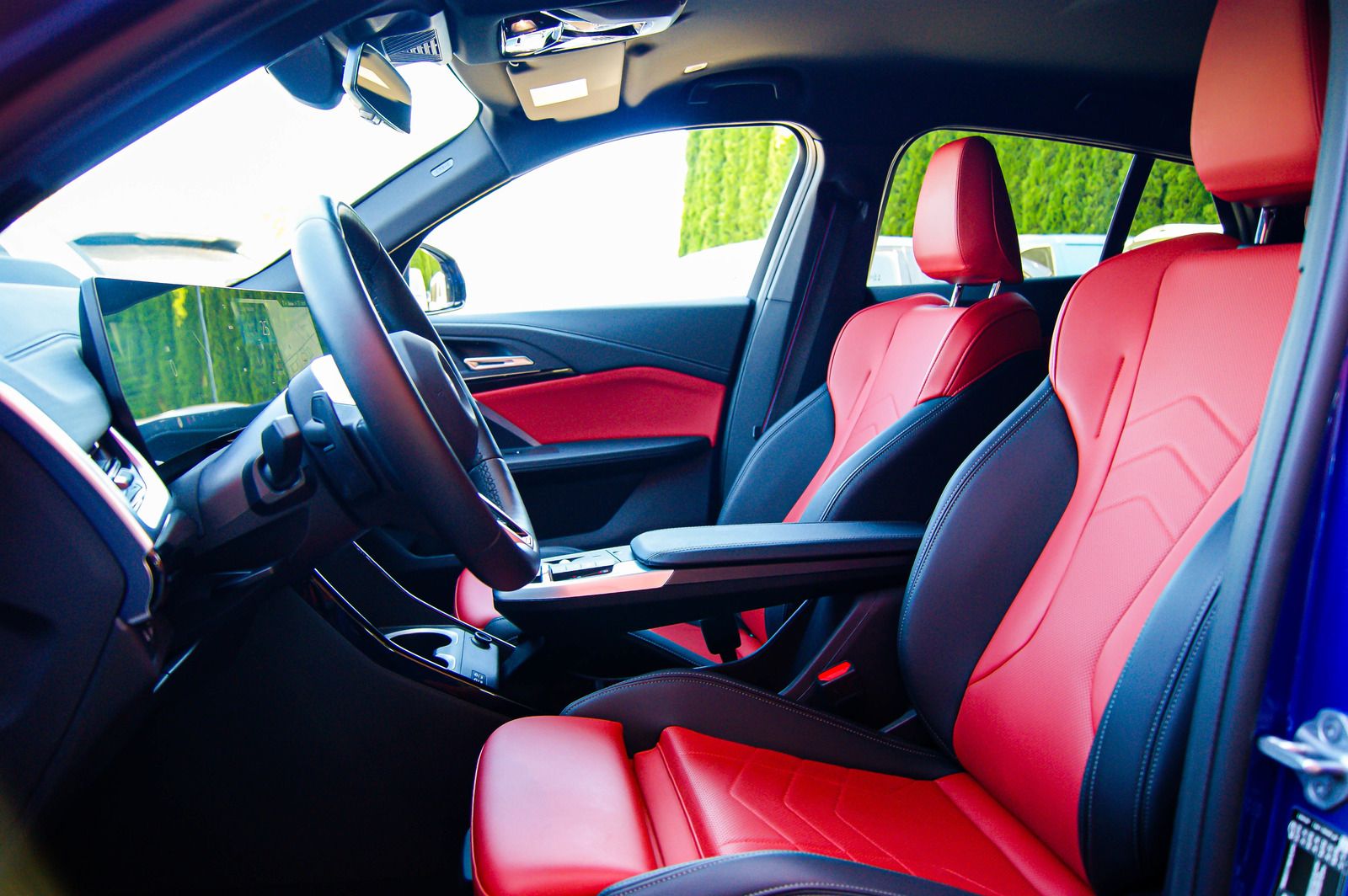 Fahrzeugabbildung BMW X2 20 i sDrive M Sport Pro IconicGlow Coral Rot