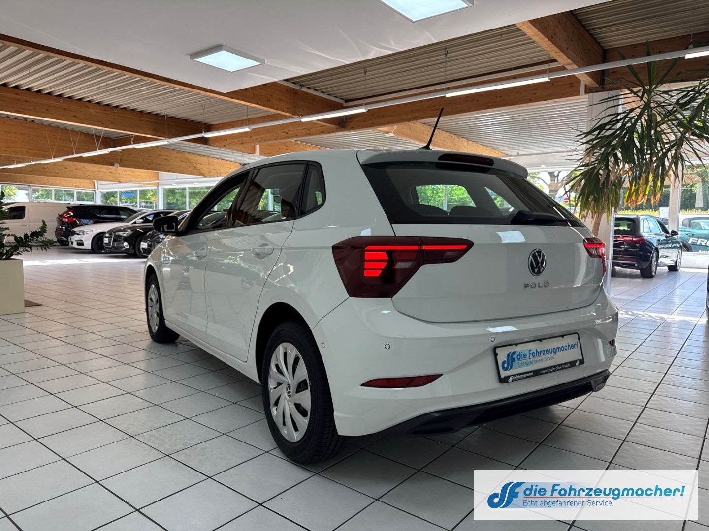 Fahrzeugabbildung Volkswagen Polo VI Life 1.0 TSI EU6d Navi Digitales Cockpit