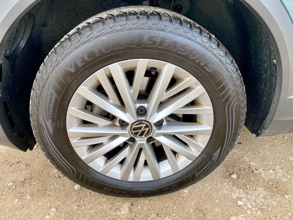 Fahrzeugabbildung Volkswagen T-Roc 1.0 AAC KLIMAAUT SHZ NAVI CARPLAY GJR