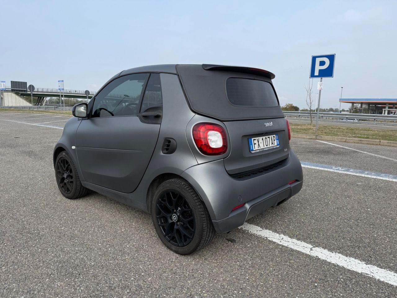 Smart Fortwo CABRIO 90CV Suitegrey Superpassion  imagem 3