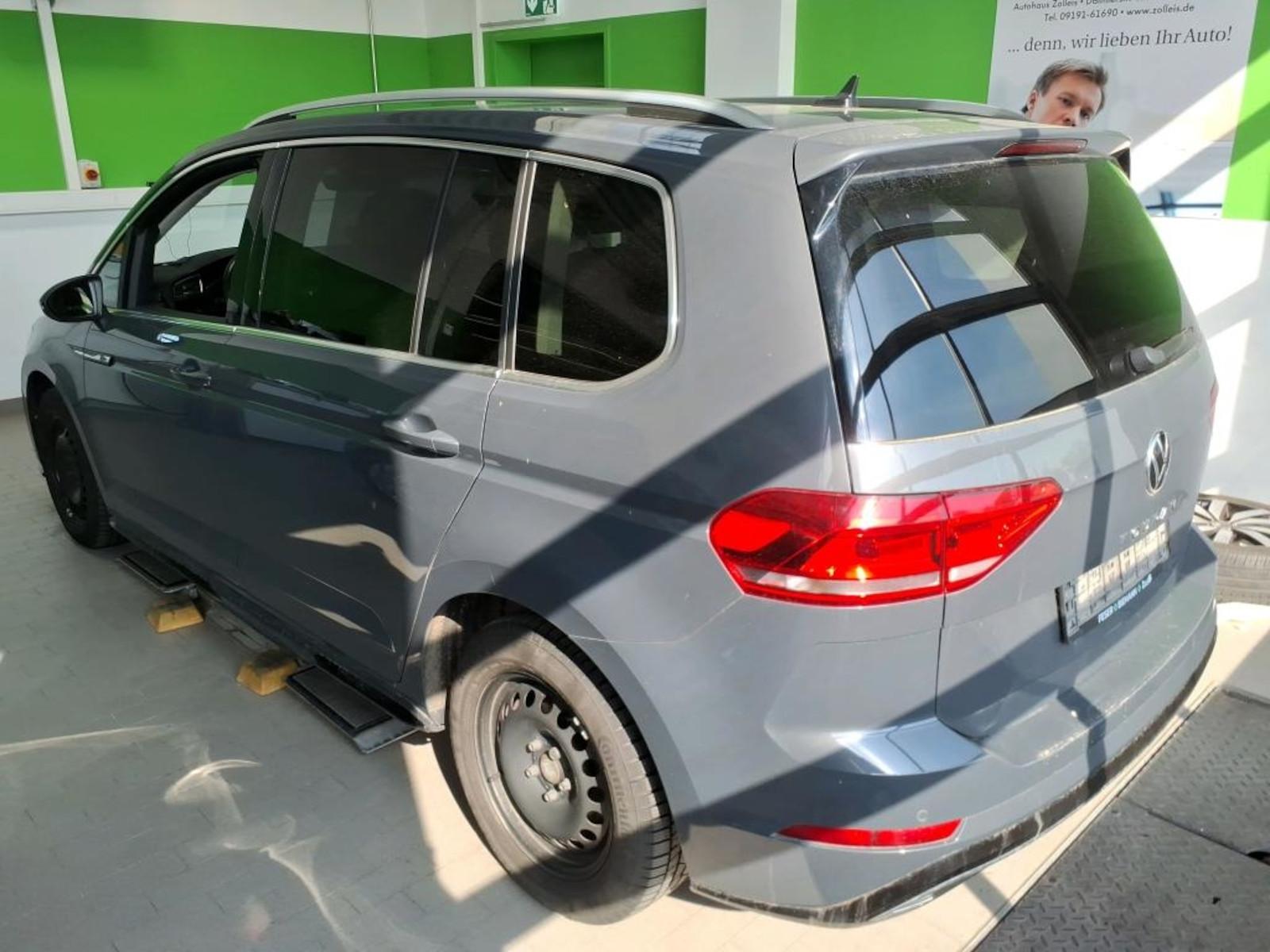 Volkswagen Touran 1.5 TSI R-Line*7-SITZER*VIRTUAL*DSG*