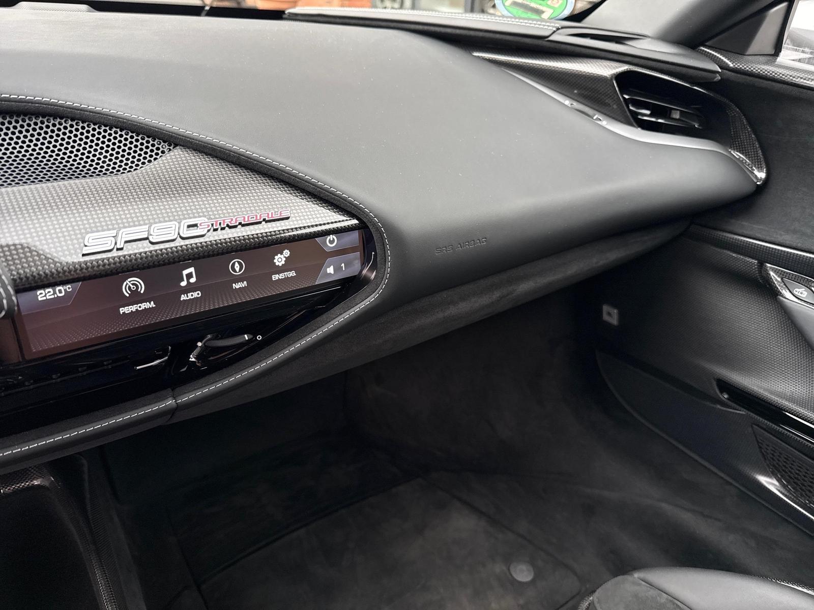 Ferrari SF90 Stradale *Assetto Fiorano*CarPlay*Kamera*