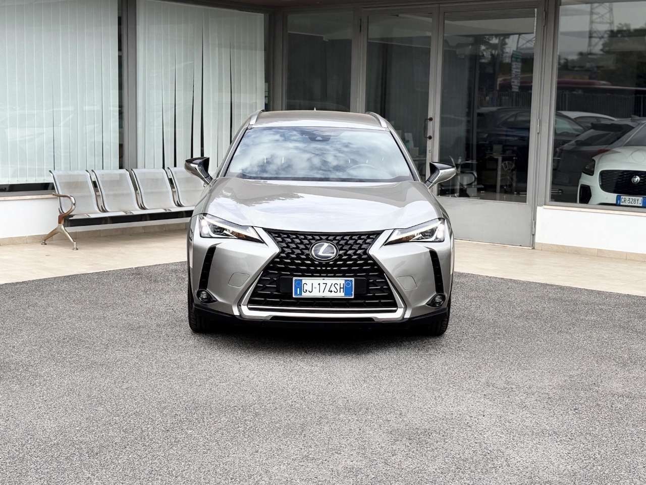 Lexus UX 200 2.0 Hybrid 146CV E6 - 2022 imagem 2