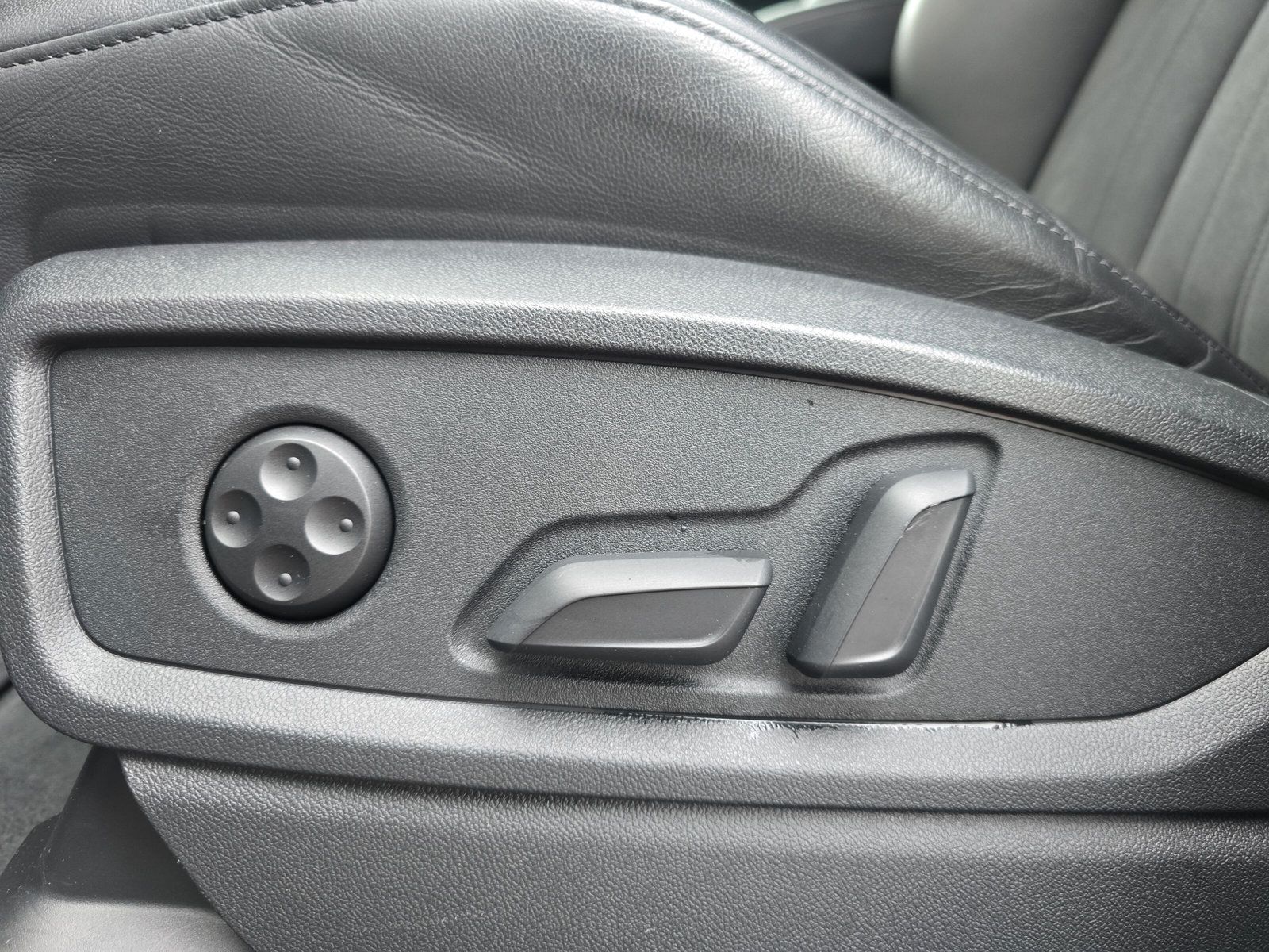 Fahrzeugabbildung Audi Q5 Sportback 50 TFSIe qu S line Navi LED ACC Vir