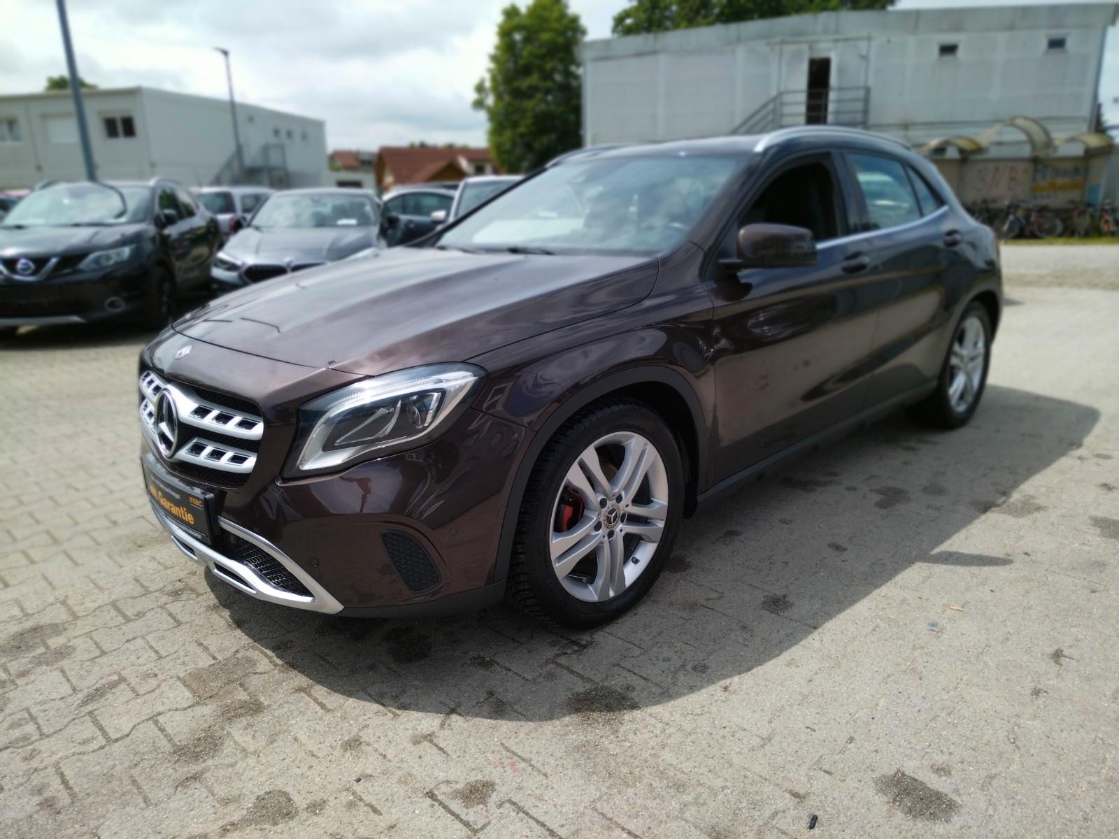 Mercedes-Benz GLA 200+GARANTIE+CARPLAY+LED+NAVI+SHZ+CAM+PDC