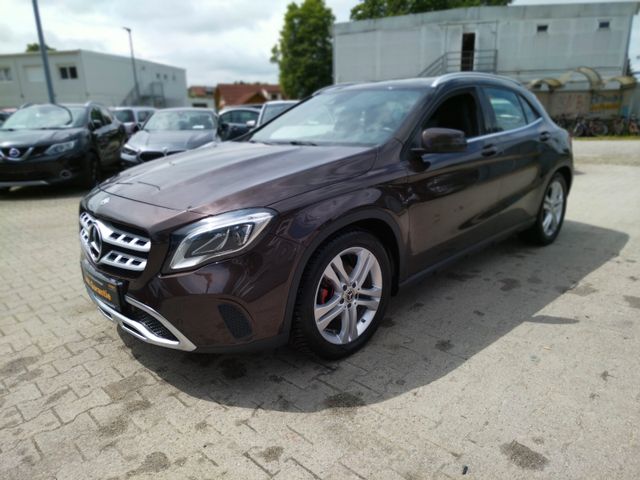 MERCEDES-BENZ GLA 200+GARANTIE+CARPLAY+LED+NAVI+SHZ+CAM+PDC