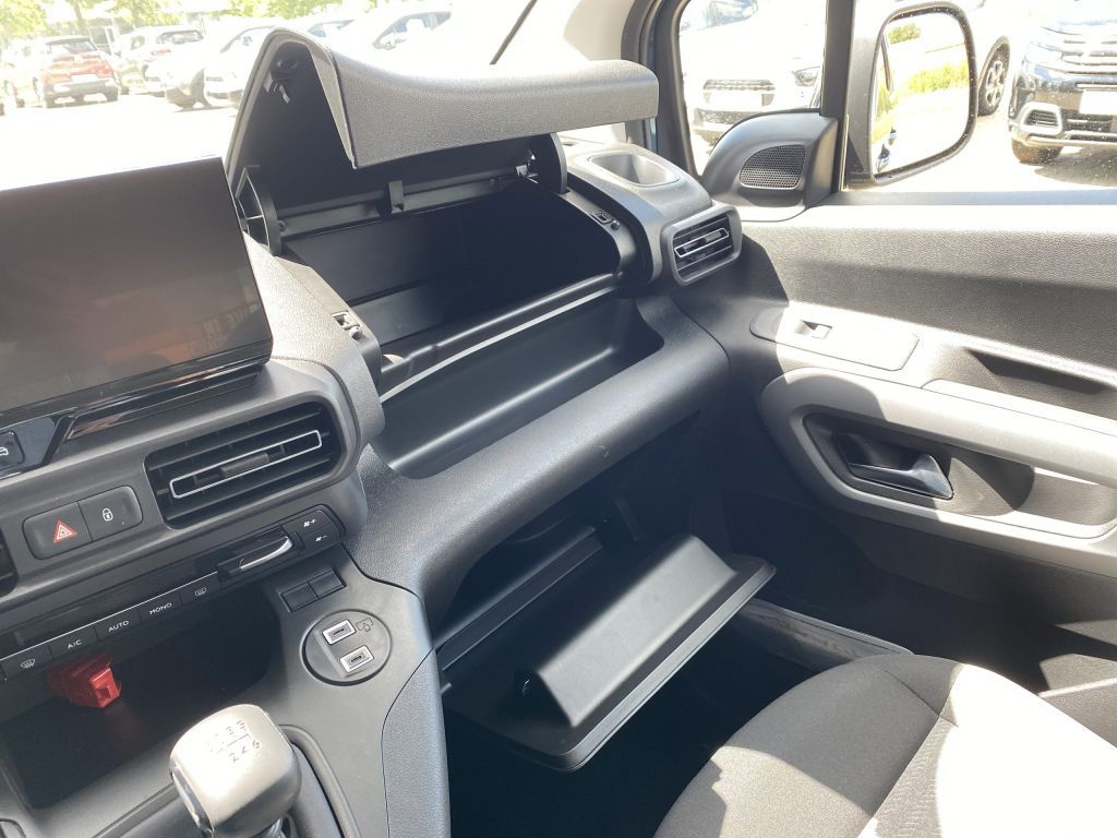 Fahrzeugabbildung Citroën Berlingo M Benzin 110 PLUS *Sitzh.*Cam*Klimaau.*