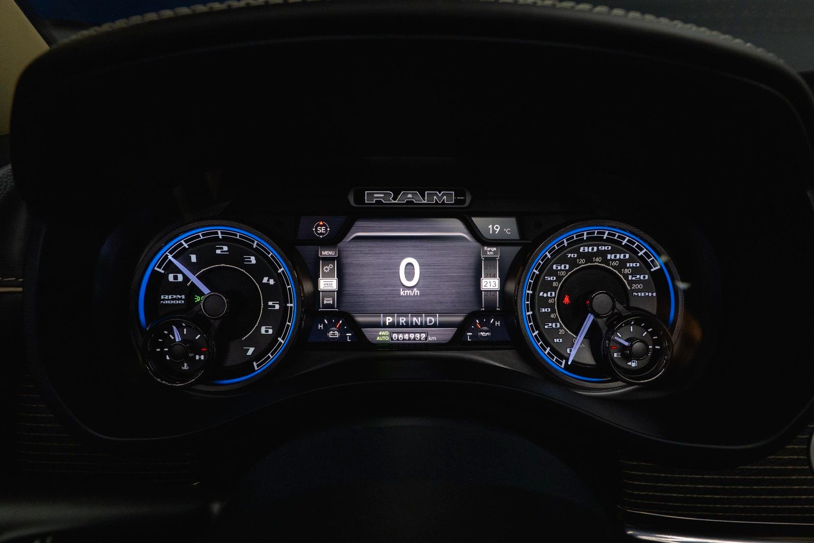 Fahrzeugabbildung Dodge RAM 5.7 V8 HEMI 4x4 OFFROAD Night Limited 19%