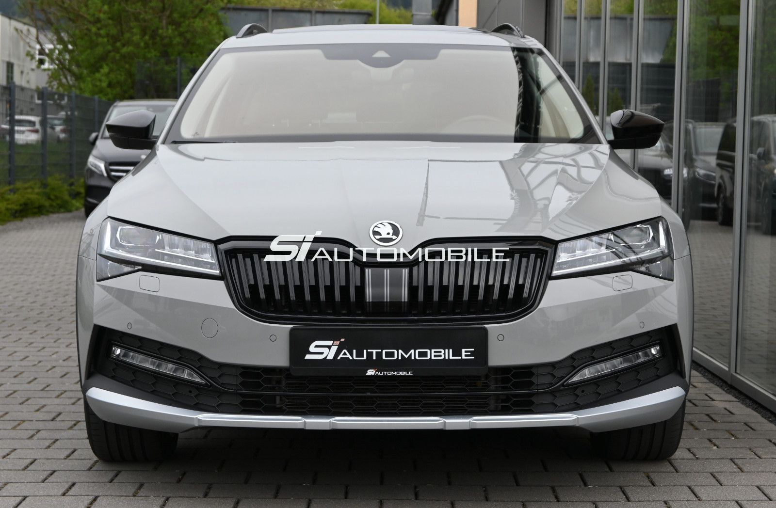 Fahrzeugabbildung SKODA Superb 2.0 TDI DSG 4x4 SCOUT Combi °ACC°AHK°STHZ
