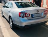 Volkswagen Jetta 2.0 FSI Automatik Comfortline Limousine - Volkswagen Jetta: Auto