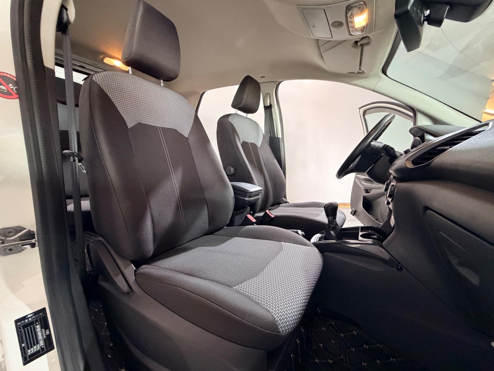 Ford EcoSport 2015 — photo 26